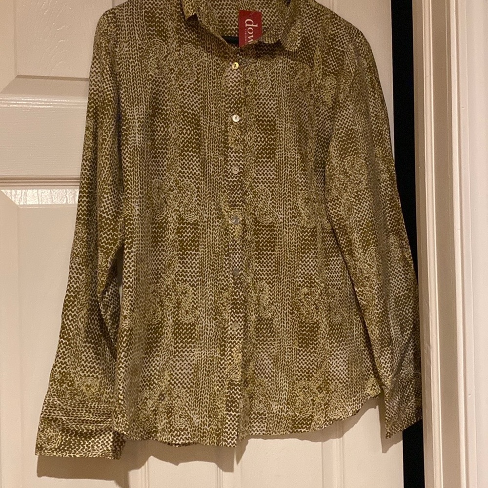 Women’s blouse